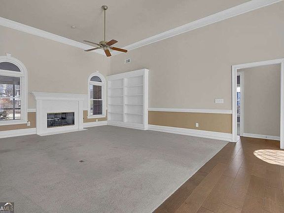 3rd image of 1040 Lewis Ridge Cir