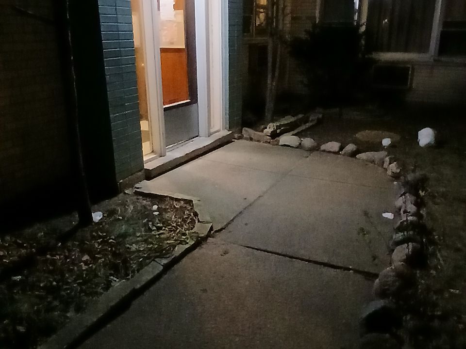 1st image of 6331 N Fairfield Ave APT 203