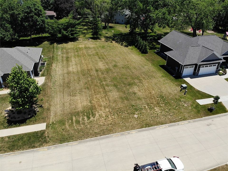 2nd image of 761 Sherwood Dr