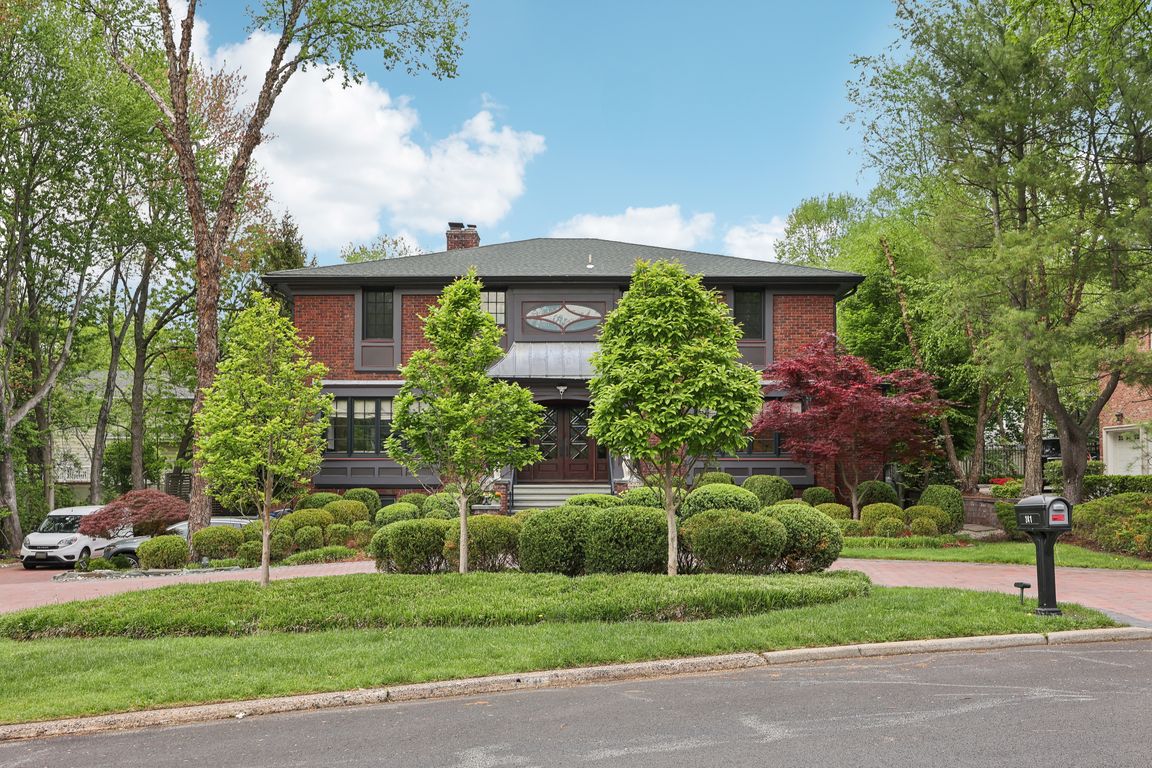 Lyncrest Rd-0905-001.jpg