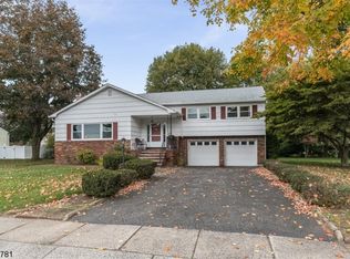 7 Donna Dr, Fairfield, NJ 07004