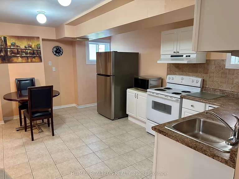 11 Hubner Dr #BASEMENT — Photo 19