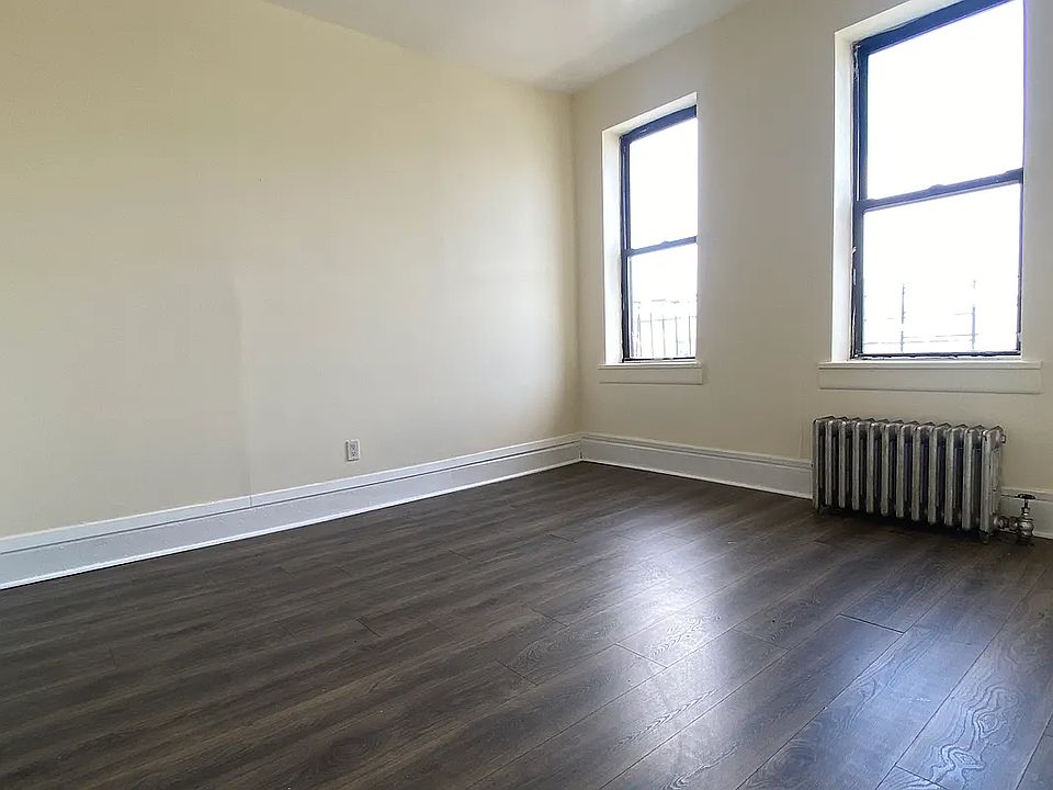 1st image of 37-27 Crescent St #52