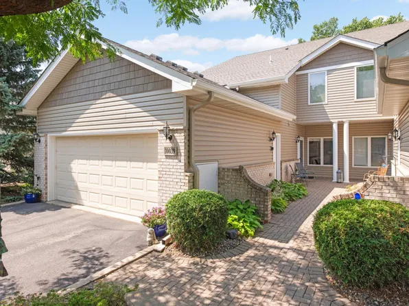 10039 Cove Dr, Minnetonka, MN 55305
