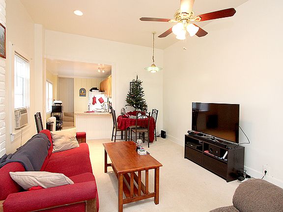 4th image of 212 Reading Ave