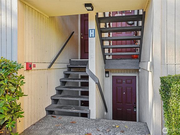 2nd image of 31003 14th Avenue S #H-8