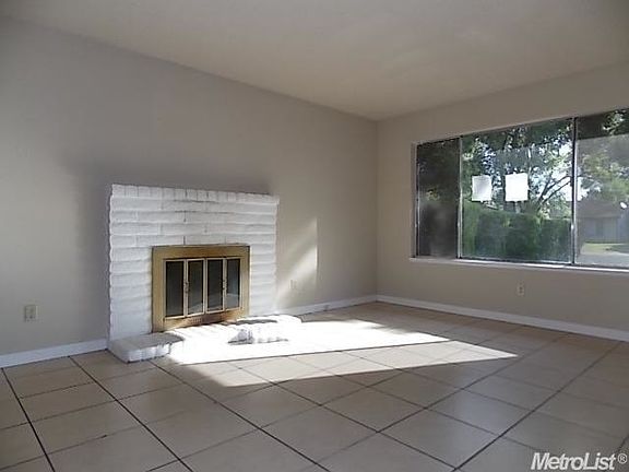 3rd image of 8439 Cayuga Dr
