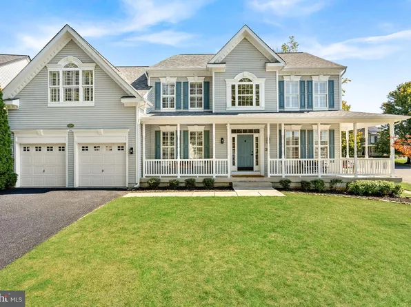 17512 Tedler Cir, Round Hill, VA 20141
