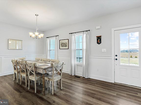 4th image of 219 Summerfield Way