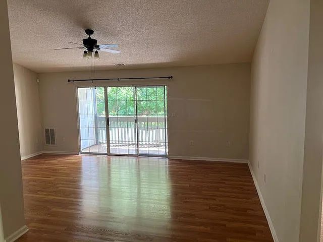 180 Wexford Dr — Photo 5