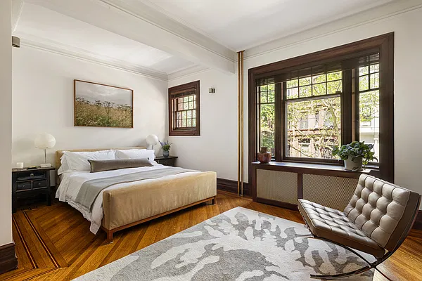 Bedroom, photo 1