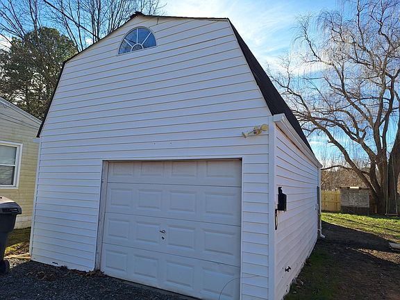 2nd image of 5905 Old Ave #B