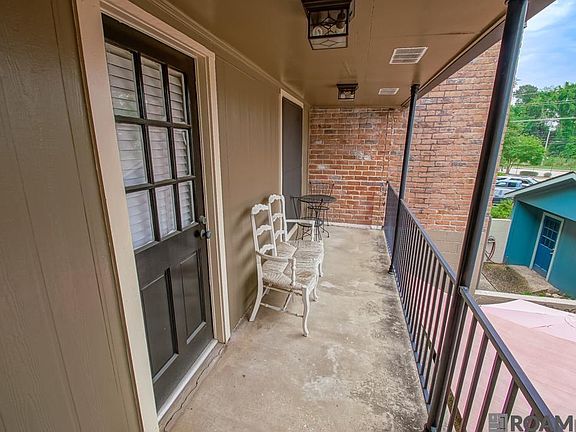 2nd image of 10149 Runnymede Ave #14