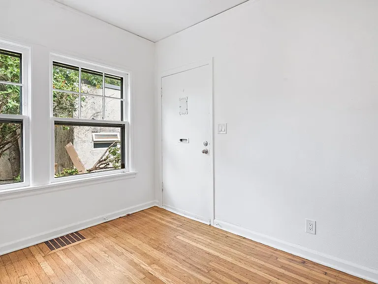 3622 SE Harrison St #6 — Photo 4