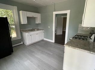 737 Cranston St APT 3, Providence, RI 02907