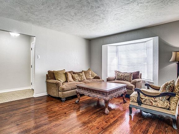 3rd image of 2906 Prescott Dr