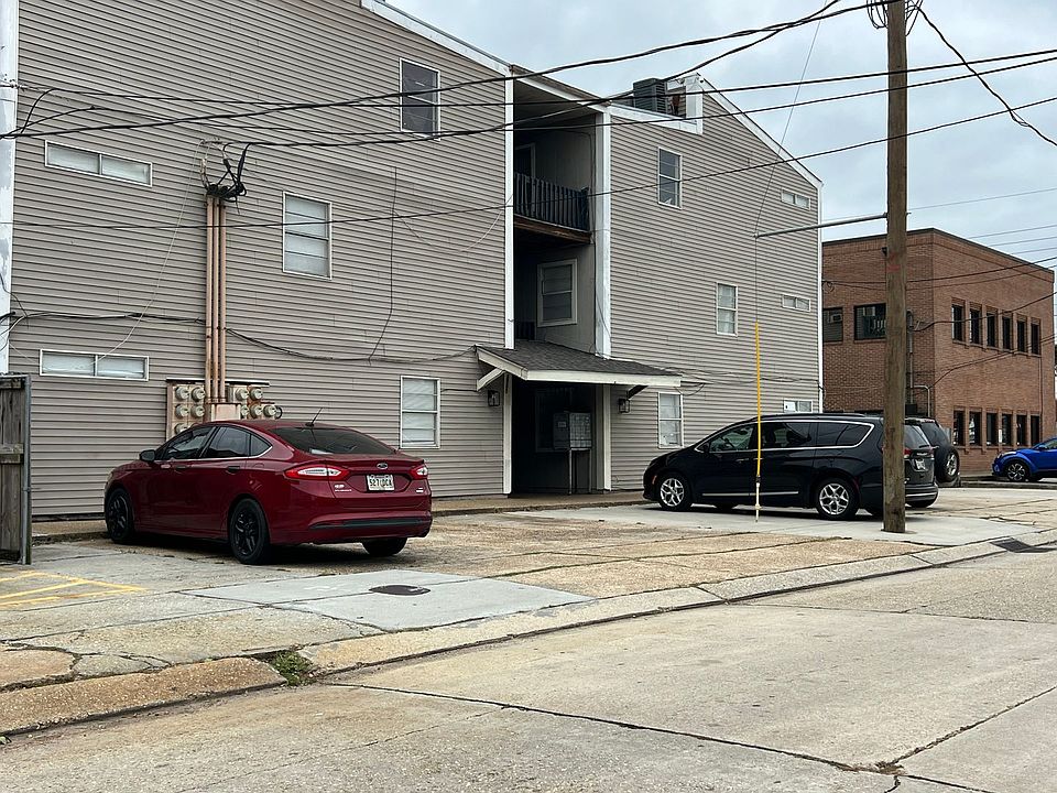 1st image of 2205 N Hullen St APT 101