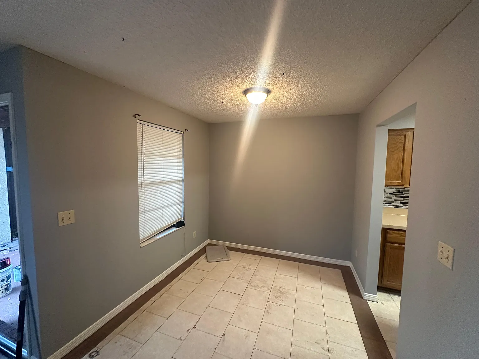 2 bed, 900 sqft, $1,075 — Photo 2