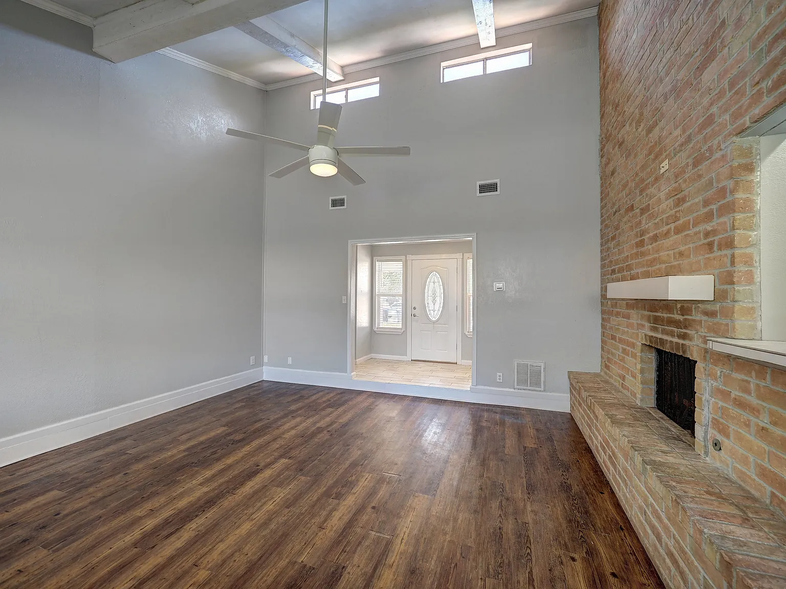 3 bed, 1623 sqft, $2,050 — Photo 4