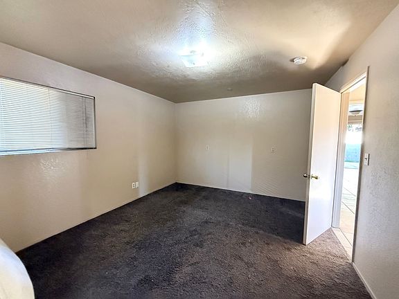 3rd image of 1503-1505 E Ashlan Ave #101