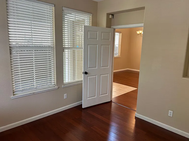 2342 Blue Ridge Ave — Photo 6