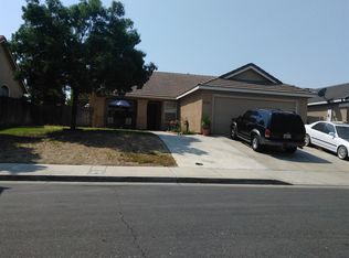 2143 Racquet Club Dr, Los Banos, CA 93635