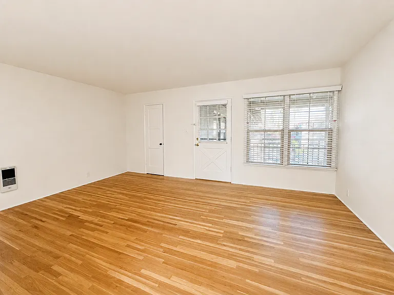 246 Santa Ana Ave #7 — Photo 2