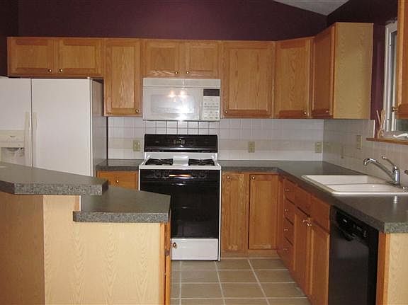 4th image of 13960 Rolling Creek Dr NE