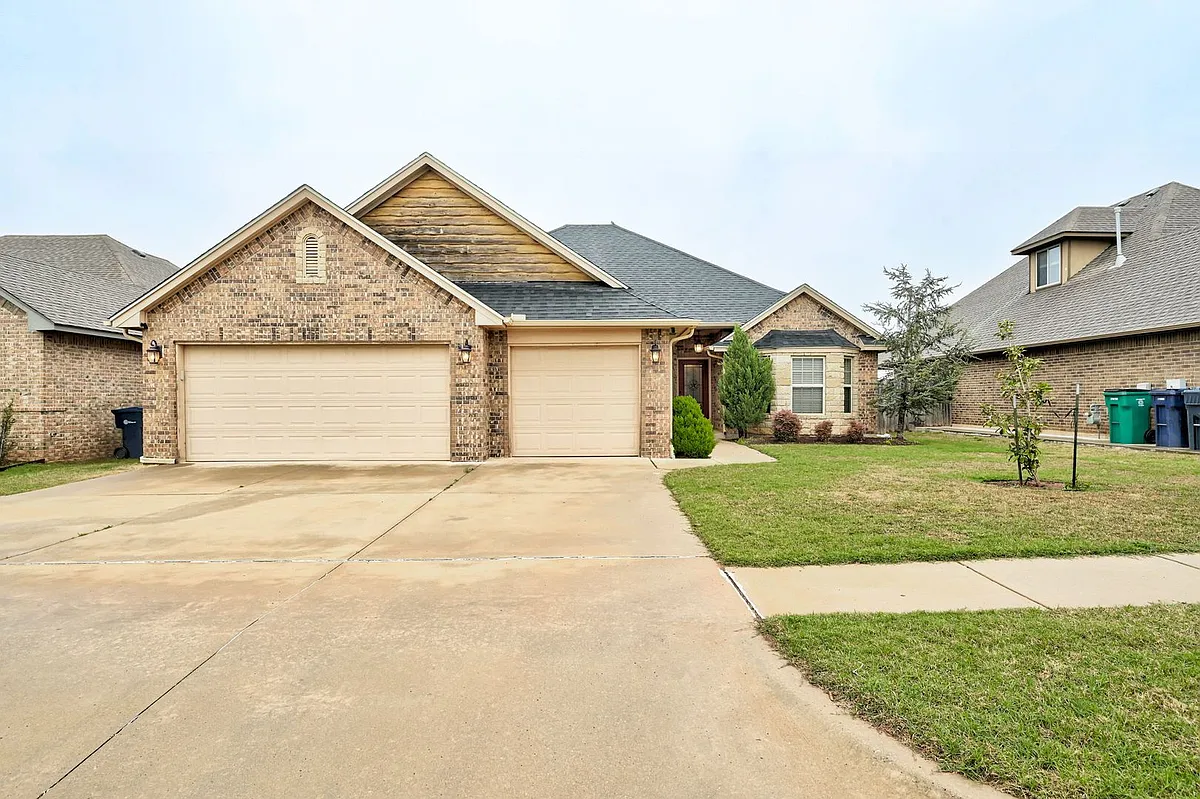 Building Photo - 18520 Haslemere Ln
