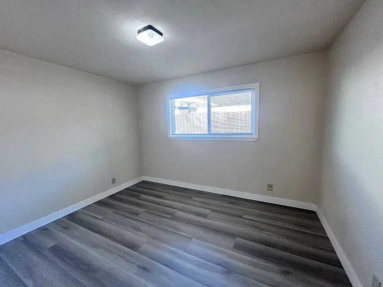 208 Talisman Dr — Photo 11