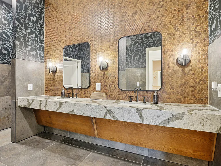 Wildwood Luxury Urban Homes — Photo 17