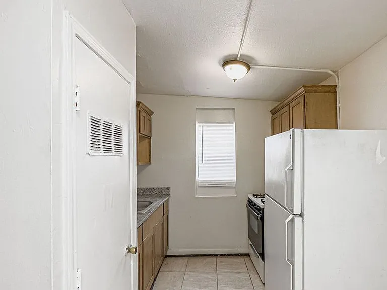 809 N Virginia St — Photo 19