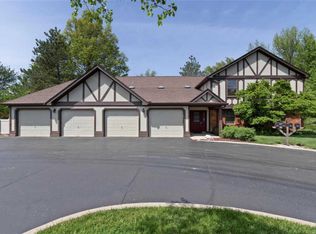 1628 Walpole Dr APT D, Chesterfield, MO