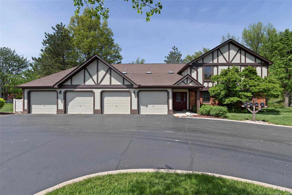 1628 Walpole Dr APT D photo 1