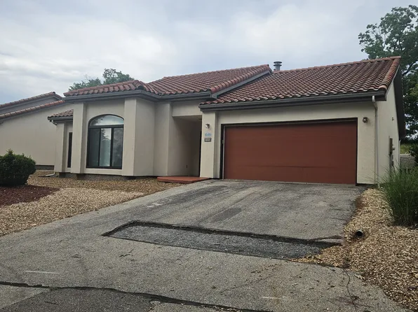 648 Racquet Club Dr #402, Lake Ozark, MO 65049
