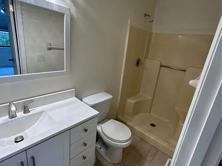 1138 SW Spruce St — Photo 6