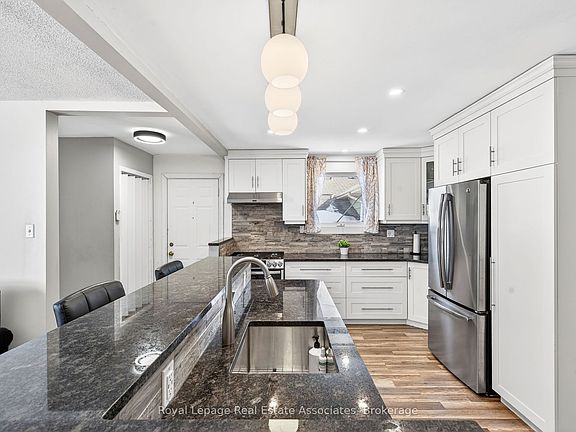 4th image of 503 Stone Church Rd W