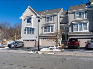 1204 Hawthorn Way, New Windsor, NY 12553