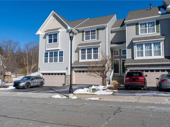 1204 Hawthorn Way, New Windsor, NY 12553