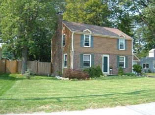 33 Delwood Rd, Warwick, RI 02889