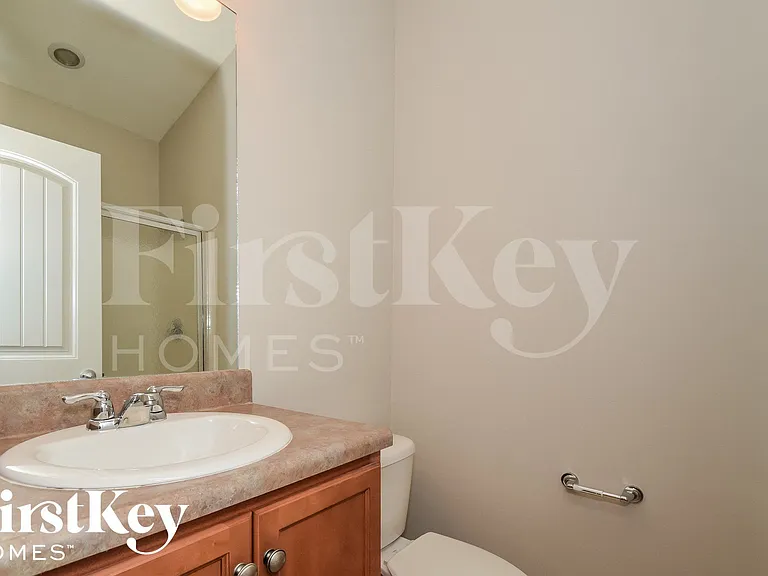 613 Johnnys Cv — Photo 13