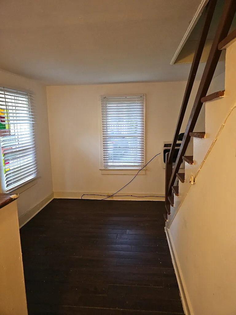 1 bed, 1.0 bath, 2703 sqft, $1,600 — Photo 2