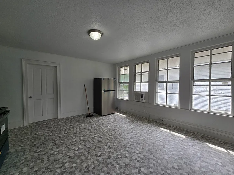 403 W Hampton Ave — Photo 11