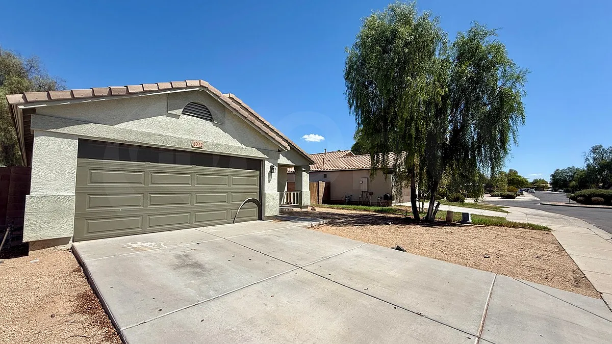 4 bed, 2.0 bath, 1480 sqft, $1,899 — Photo 2