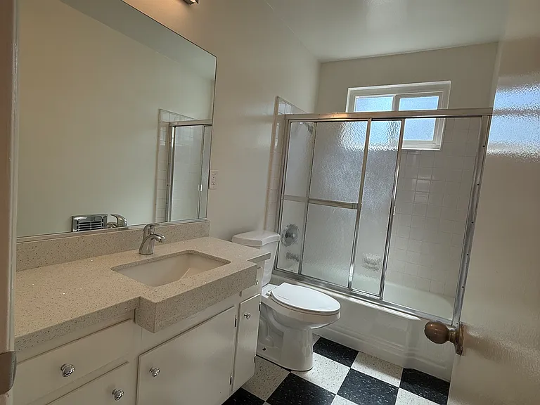 7530 Lexington Ave #15 — Photo 9