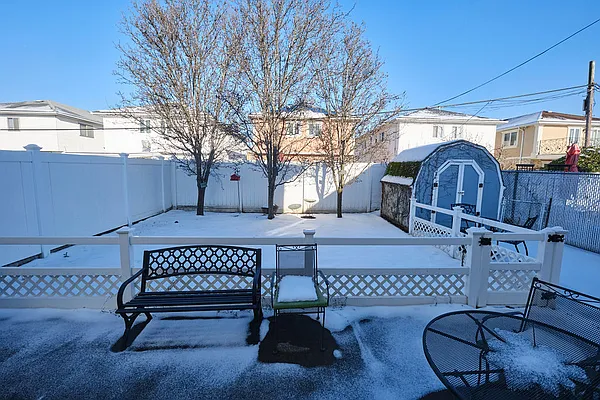 Sold by Prime Realty | media 23