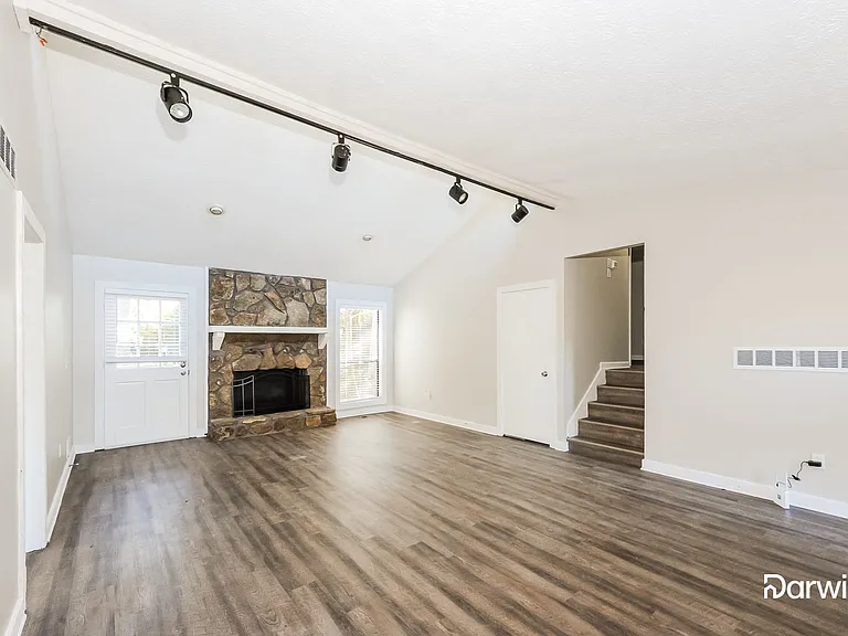 275 Sabrina Ct — Photo 6