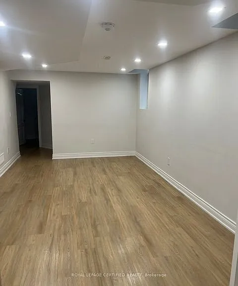 5560 Ethan Dr — Photo 2