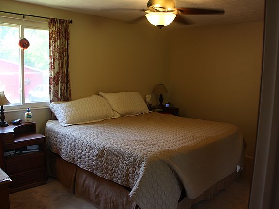 upper level bedroom