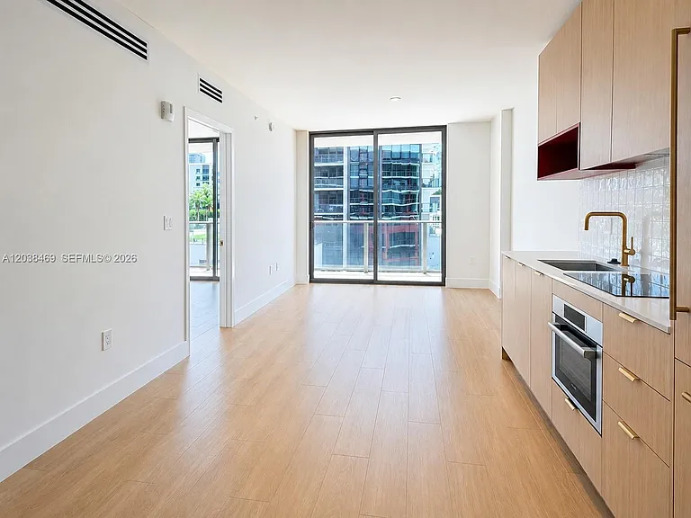 90 NE 32nd St #705 — Photo 7